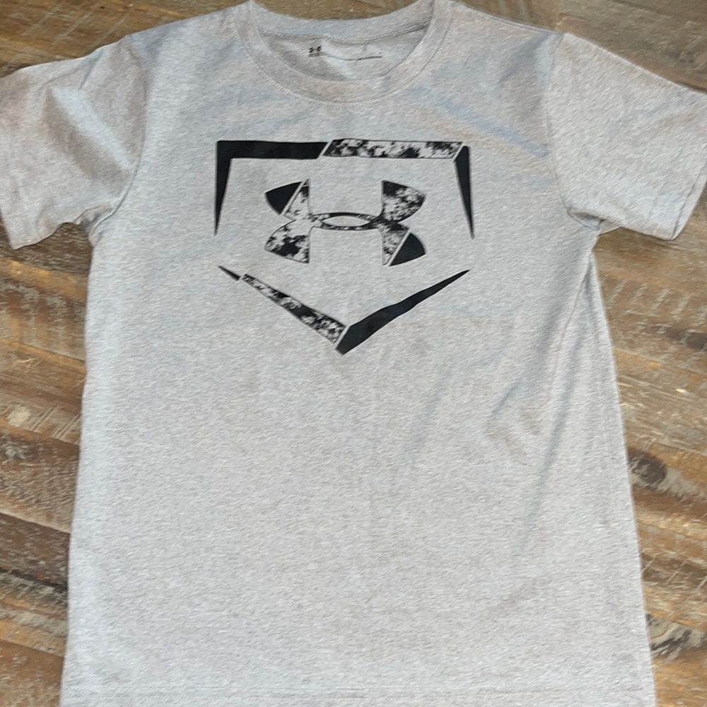 Under Armour T Shirt
